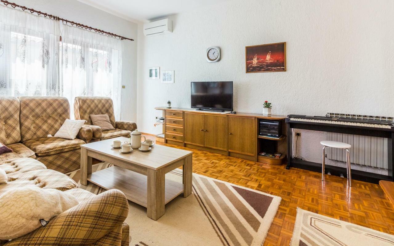 Three-bedroom Meden Apartment *