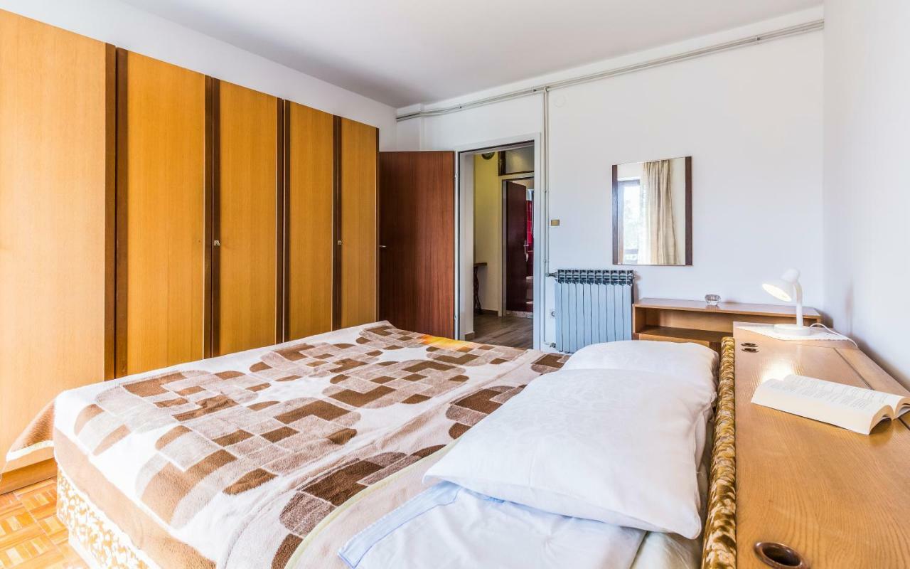 Apartment Three-bedroom Meden Pomer