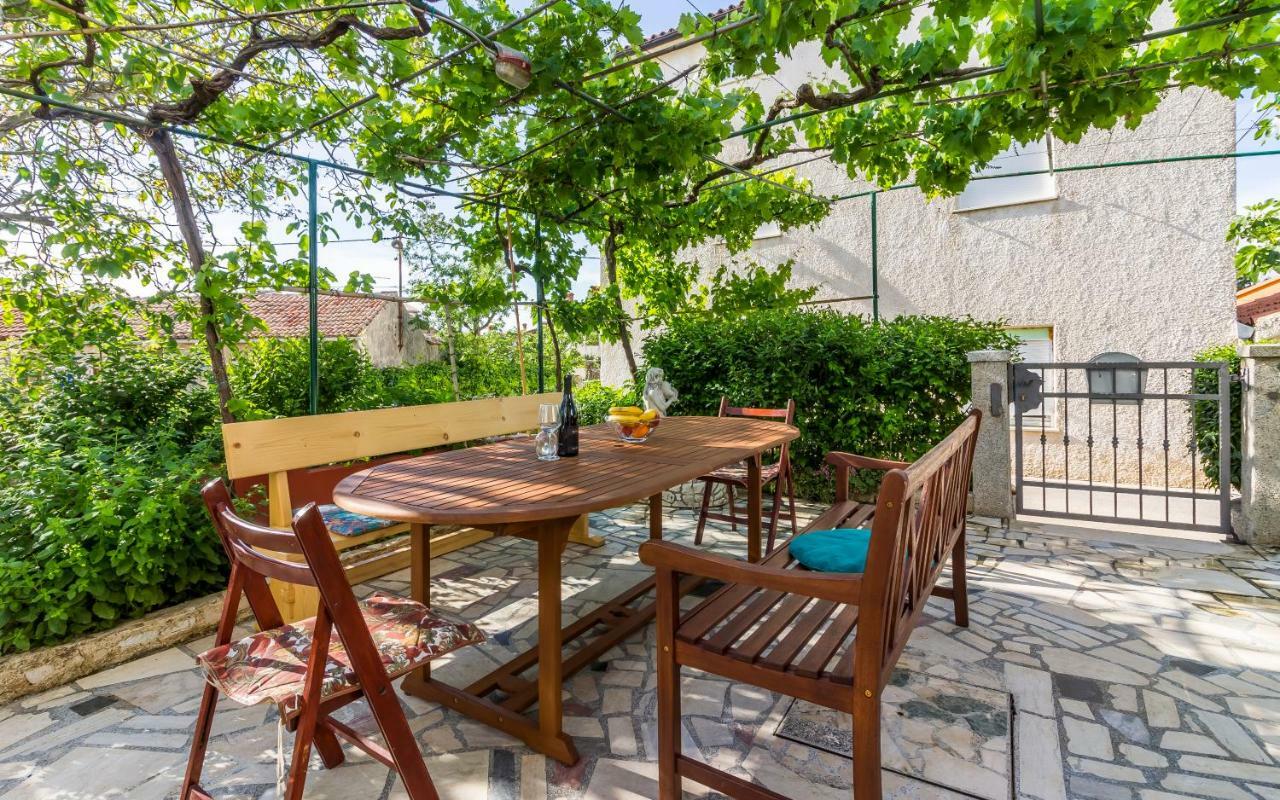 Three-bedroom Meden Appartamento