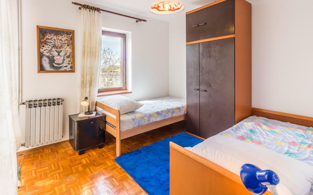 Three-bedroom Meden Appartamento